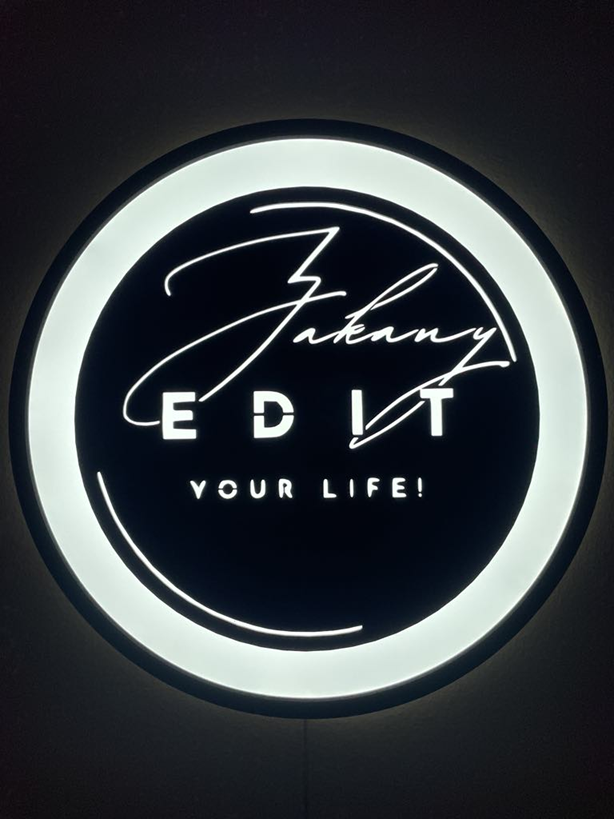 Edit Your Life Logo